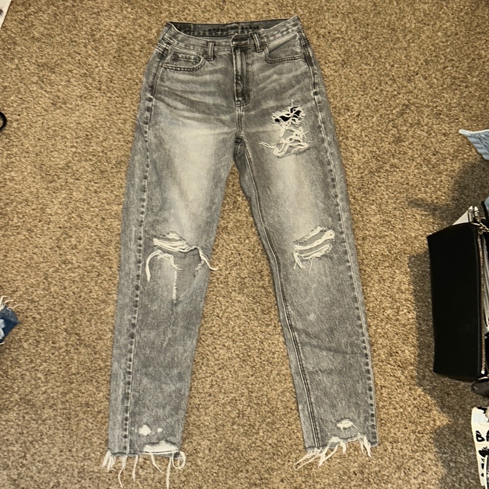 AMERICAN EAGLE ripped gray jeans